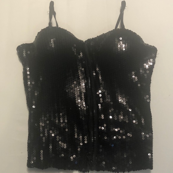 Super cute top. - Picture 2 of 5